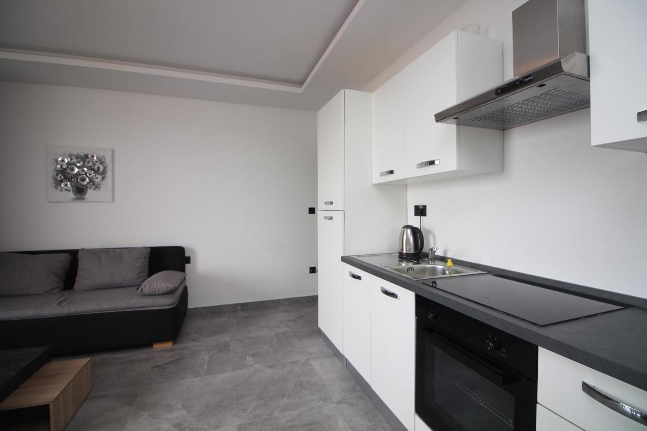 Apartments Toni Primošten Eksteriør bilde