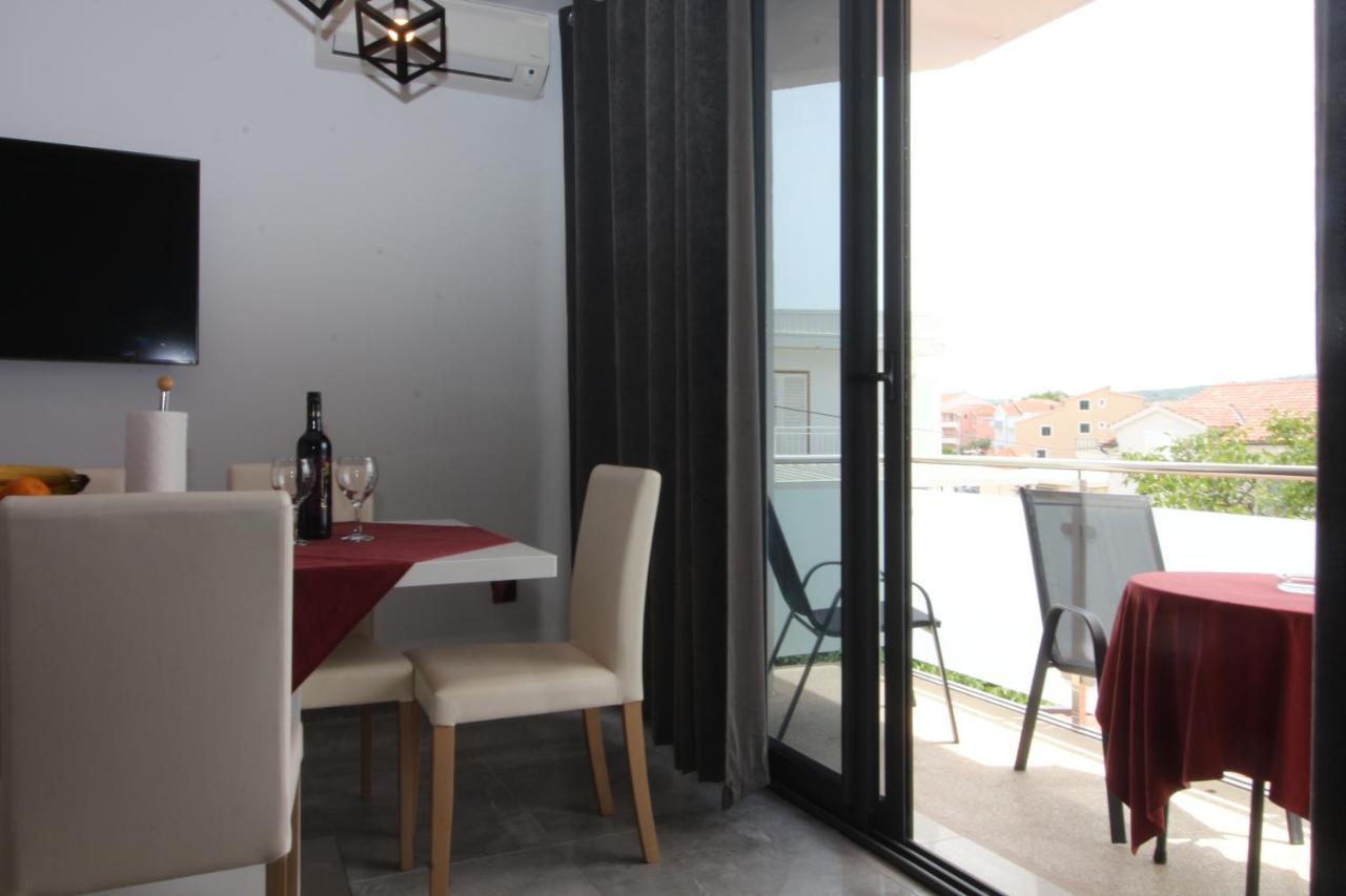 Apartments Toni Primošten Eksteriør bilde